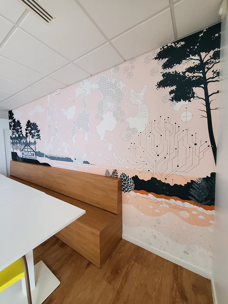 Bibliothèque en chêne dessinée et réalisée sur-mesure.