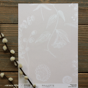 Echantillon A4 du motif végétal Arjuzanx dans son coloris beige.