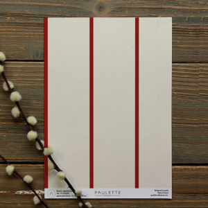 Echantillon de papier peint intissé du motif Itsasu fine rayure rouge basque